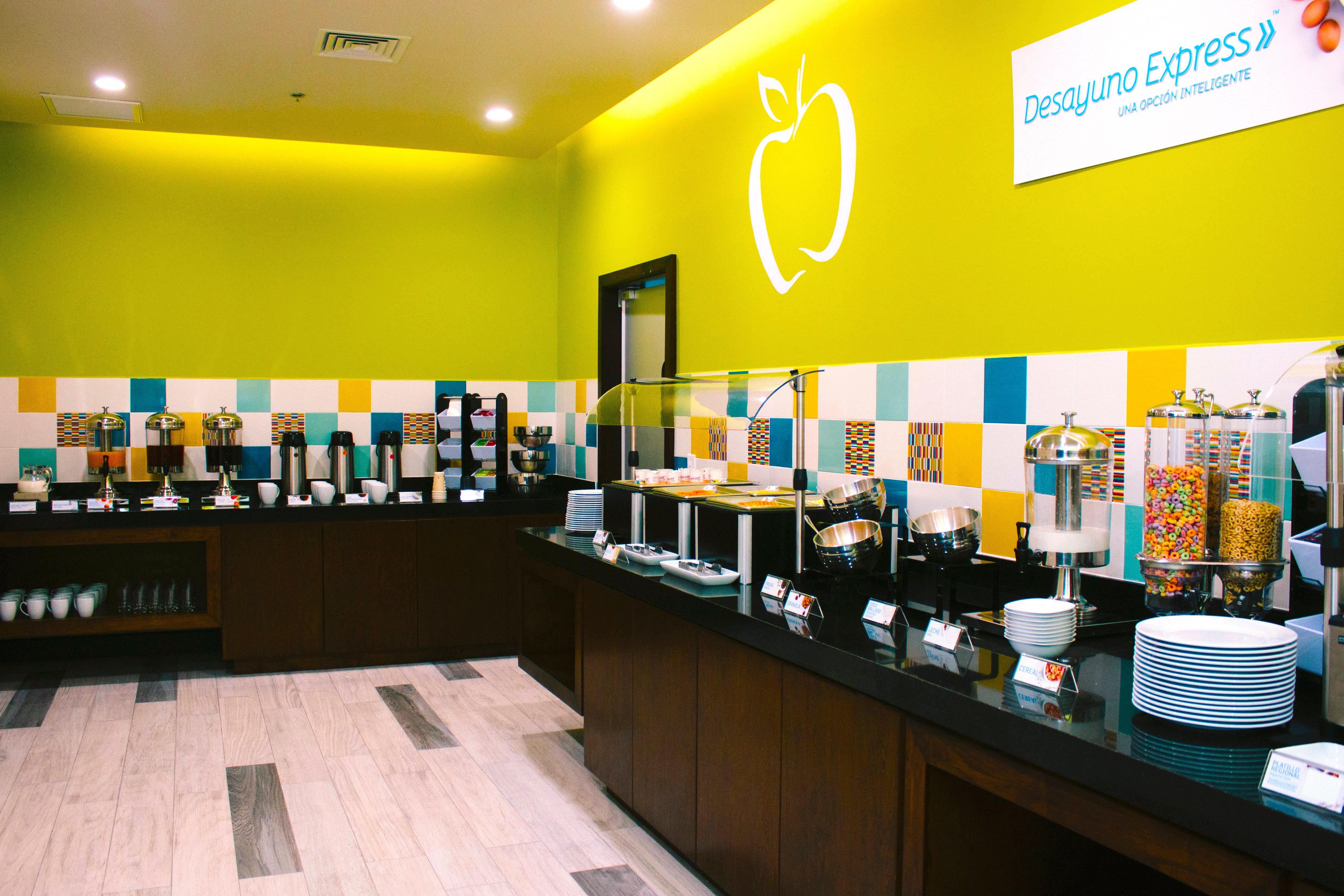 墨西卡利智选假日酒店 外观 照片